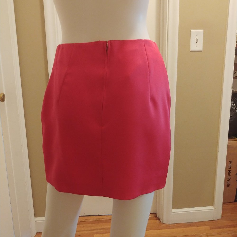 Show-Stopping And Satiny Smooth! - image 3